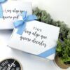 Cajas personalizadas para padrinos gift boxes color blanco con liston azul