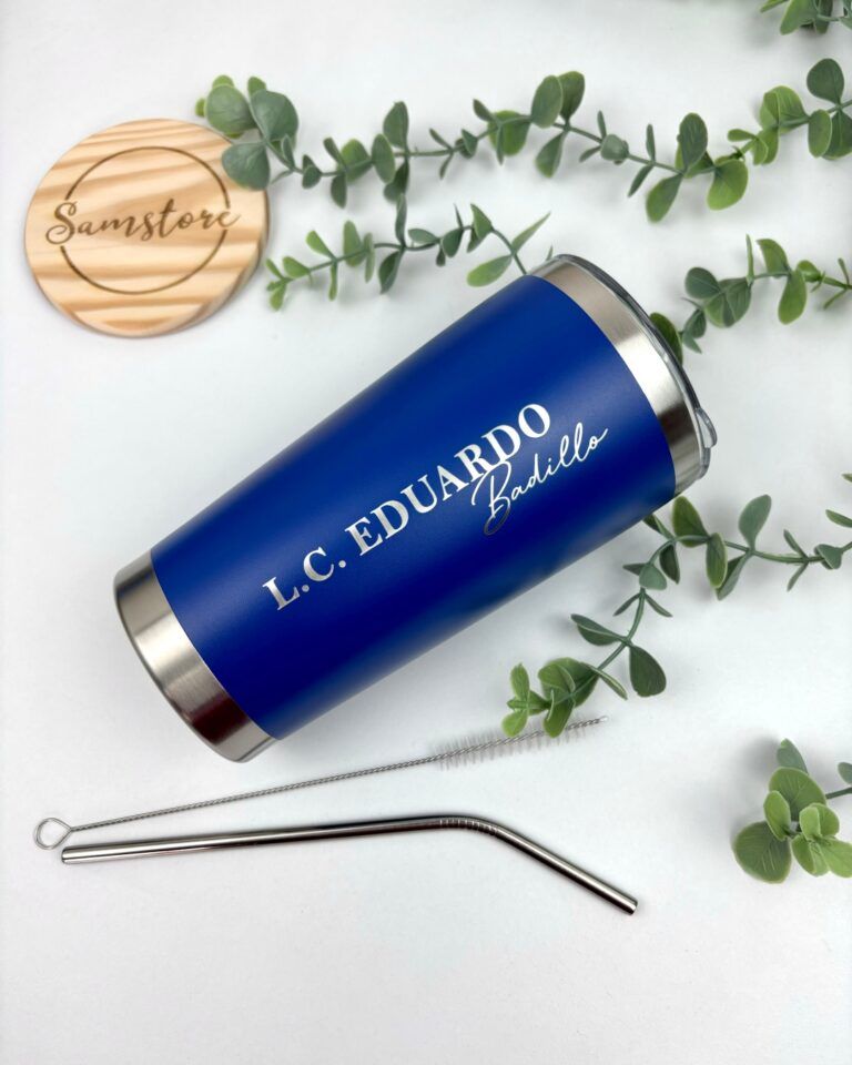 termo 20oz azul personalizado con nombre en grabado laser
