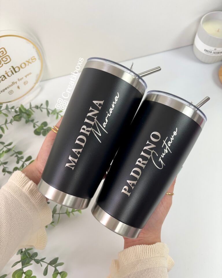 dos termos 20oz negros personalizados con nombre grabado laser para padrinos