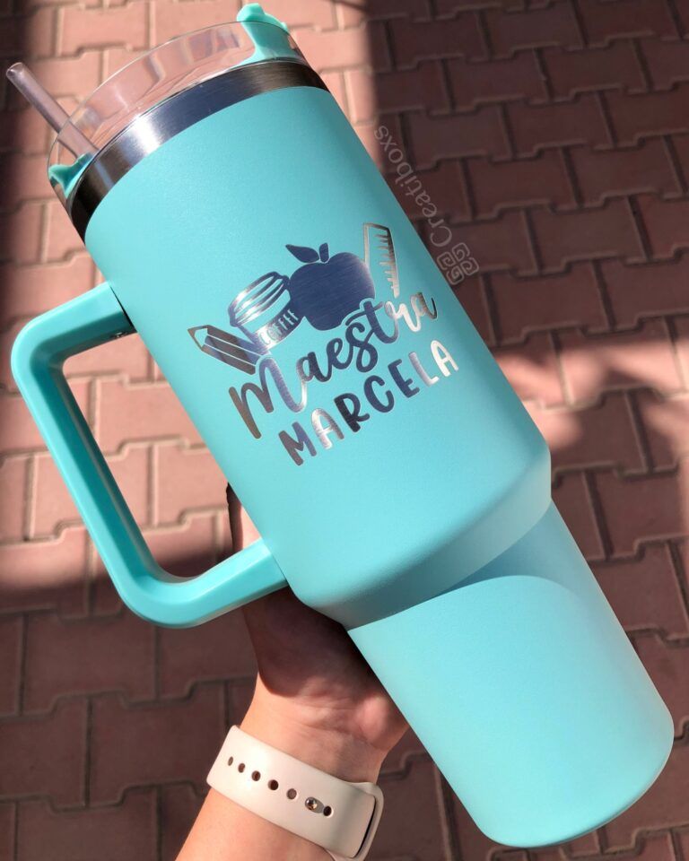 termo 40oz azul turquesa regalo personalizado en grabado laser con nombre y maestra para regalo día del maestro
