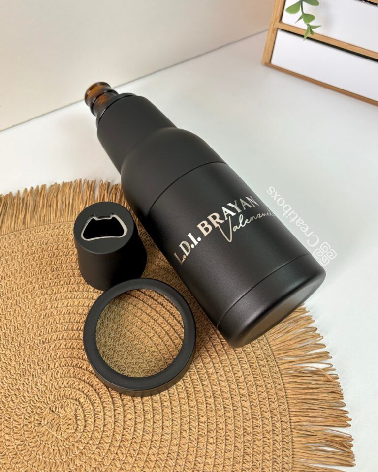 Termo porta botellas color negro de acero inoxidable personalizado en grabado laser con nombre para regalo