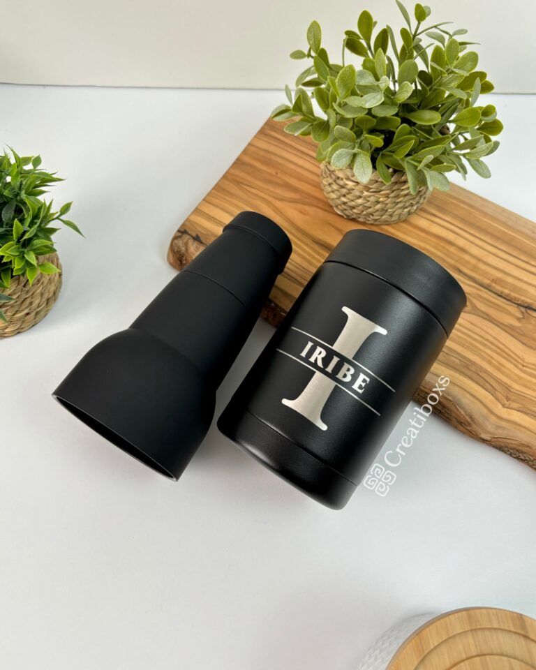 Termo porta botellas color negro de acero inoxidable personalizado en grabado laser con inicial y apodo para regalo