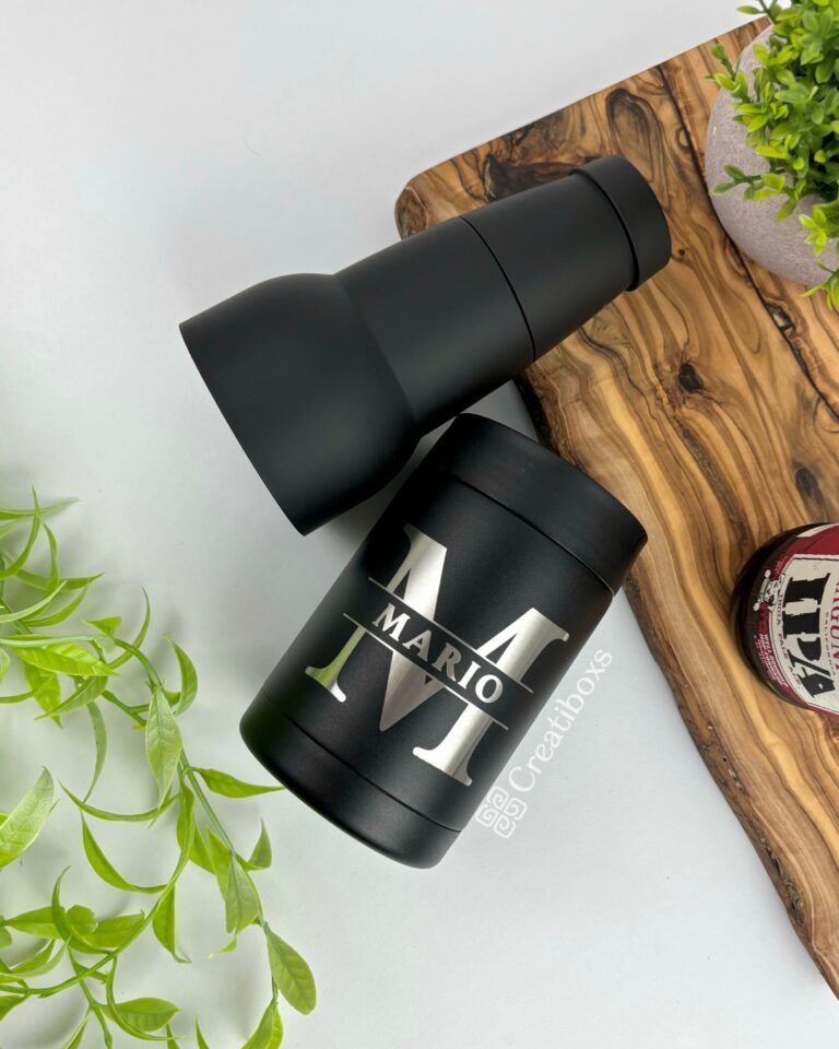 Termo portabotellas color negro de acero inoxidable personalizado en grabado laser con inicial y nombre para regalo