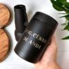 Termo porta botellas botellero color negro de acero inoxidable personalizado en grabado laser con nombre para regalo ingeniero