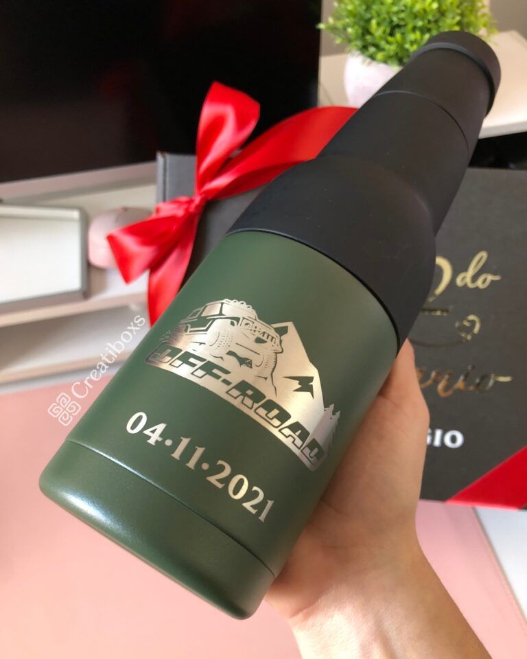 Termo portabotellas botellero color verde de acero inoxidable personalizado en grabado laser con nombre para regalo off road baja carreras