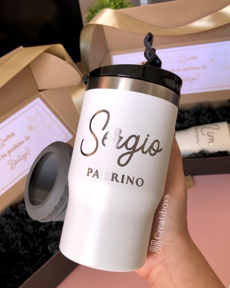 portalatas portabotellas color blanco personalizado en grabado laser regalo para padrino madrina