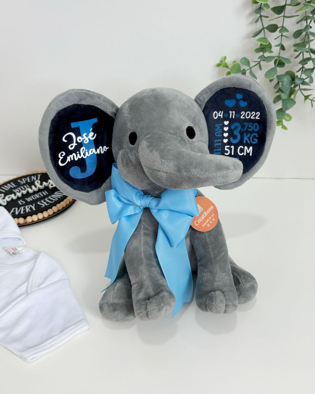 Elefante de peluche con liston azul personalizado regalo para bebe
