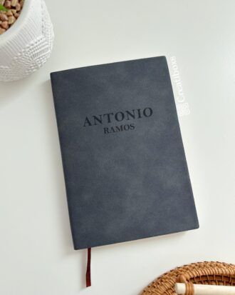 libreta color gris tacto suave personalizada con nombre en grabado laser