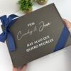 caja color negro con peticion de padrinos frase personalizada tios hay algo que quiero decirles