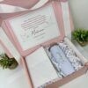 kit para madrina con caja rosa personalizada con mensaje y termo blanco personalizado en grabado laser con nombre y palabra madrina
