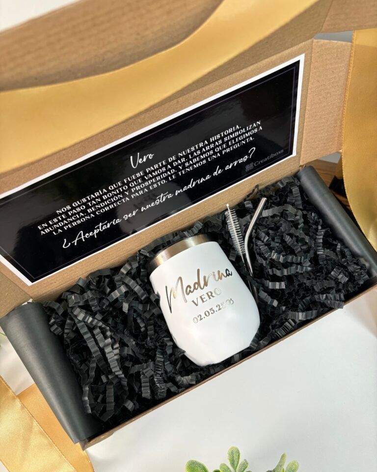 kit de regalo personalizado para madrina con termo vinero de 12 oz blanco y caja de regalo con mensaje personalizado de peticion de madrina de boda