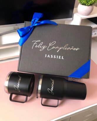 Caja personalizada y termo personalizado con el nombre que elijas: el regalo personalizado para hombre ideal para cualquier celebración.