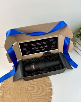 Celebre su logro con un Regalo de graduación con termo personalizado y caja personalizada, termo personalizado y tarjeta de celebración: el obsequio perfecto para graduados.