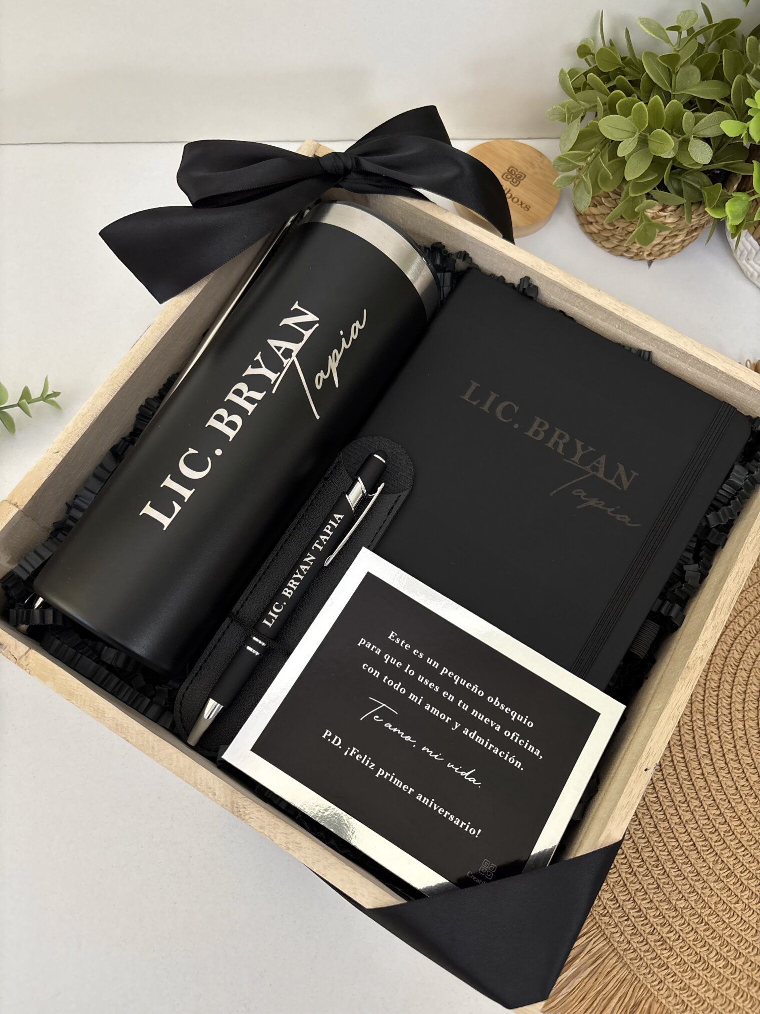 Kit regalo corporativo termo delgado 590ml, libreta y bolígrafo personalizado con tarjeta.