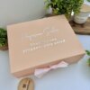 Kit regalo personalizado en caja con termo delgado 590ml, libreta con broche metálico y bolígrafo, con diseño elegante-ideal para sorprender en ocasiones especiales.